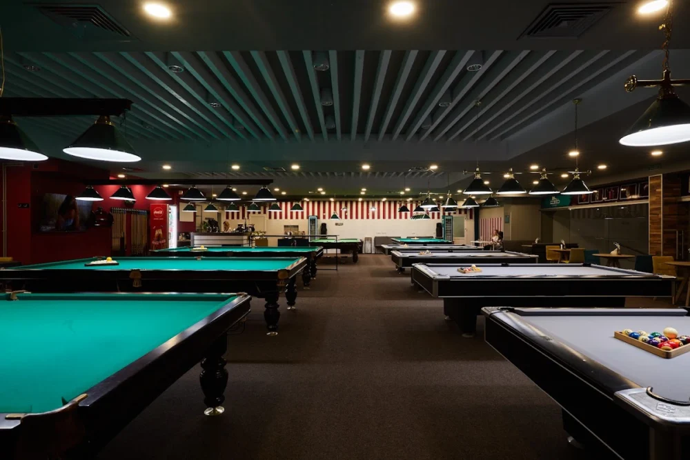 Pool Club Lounge